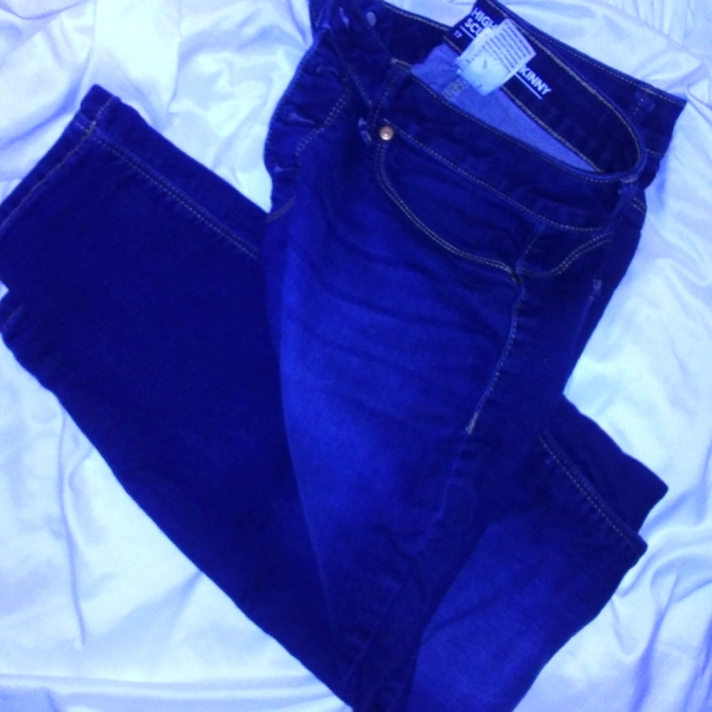 No boundaries size 17 dark wash skinny jeans
